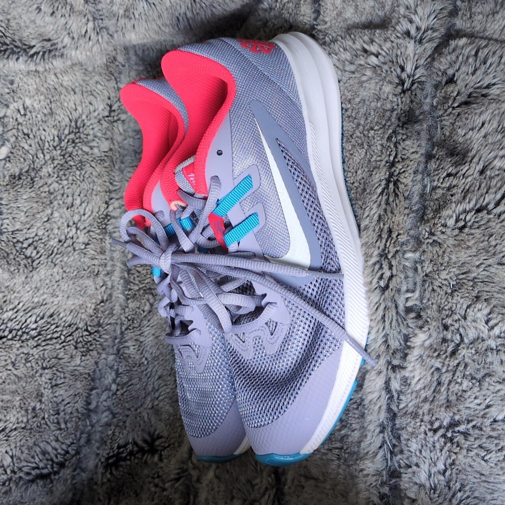 Nike Women's Gray and Pink Athletic Shoes - Picture 3 of 7
